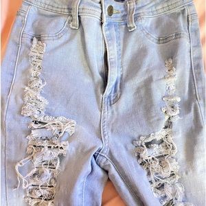 Light wash Ripped jeans